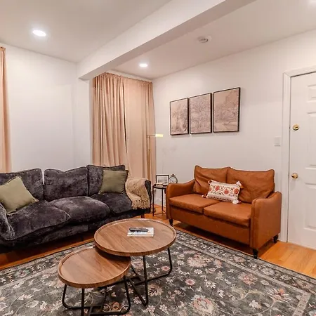 Ferienwohnung 4Bdr Near Tufts-10Min-Walk To Subway-Free Parking
